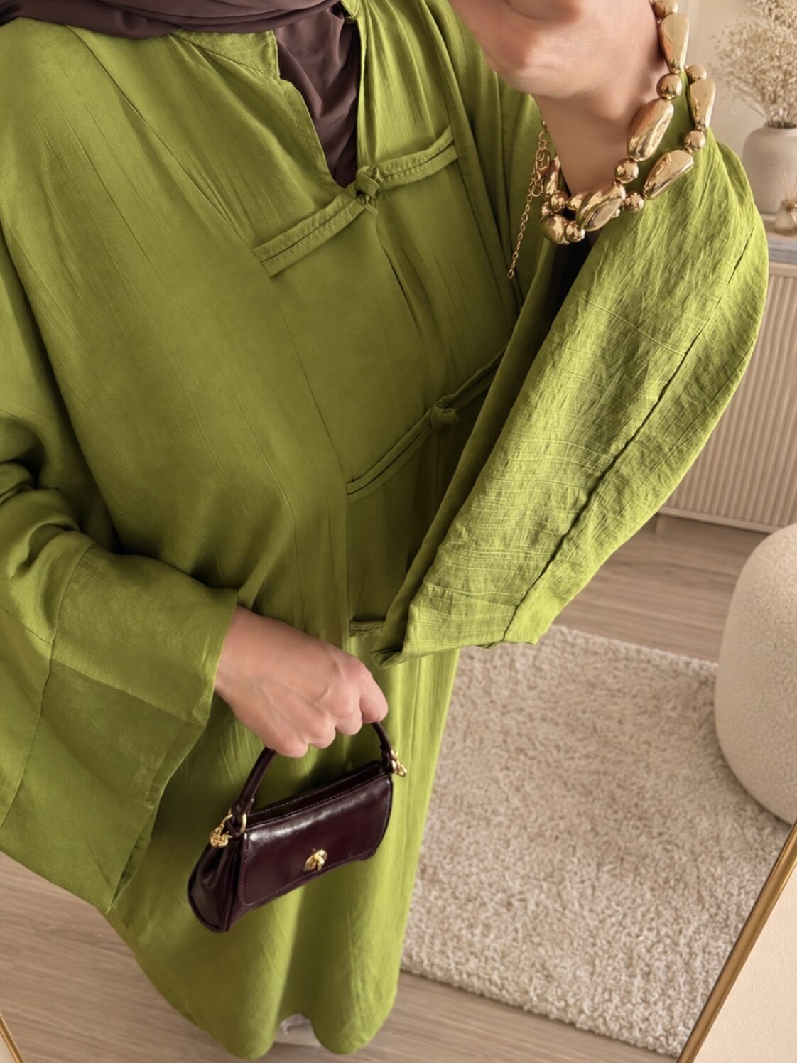 Abaya Zayna couleur vert olive de la marque Imraa